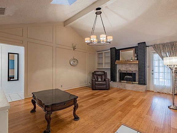 3rd image of 4703 NW Neely Ave