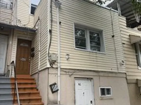 943 E 213th St Floor 1, Bronx, NY 10469