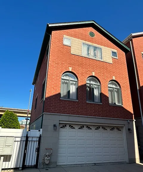 1901 S Louie Pkwy — Photo 2