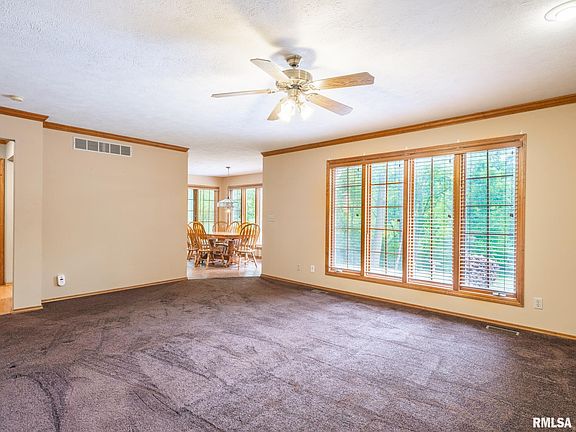 5th image of 801 W Butterfield Dr