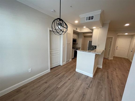 5th image of 330 Las Colinas Blvd #168