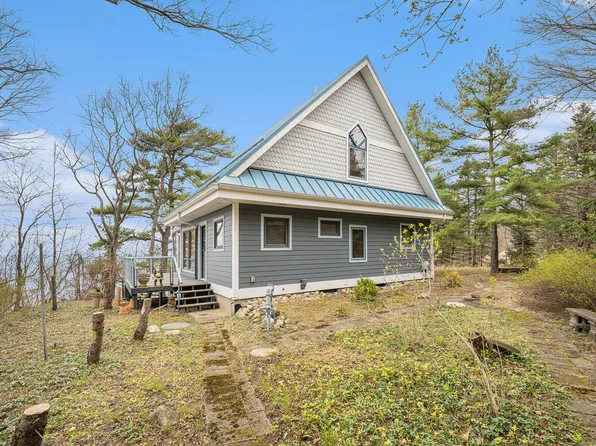 27901 Shorewood Dr, Covert, MI 49043