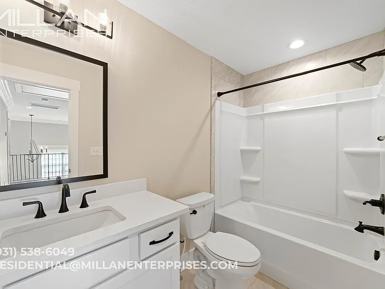 1065 Veridian Dr #B — Photo 11