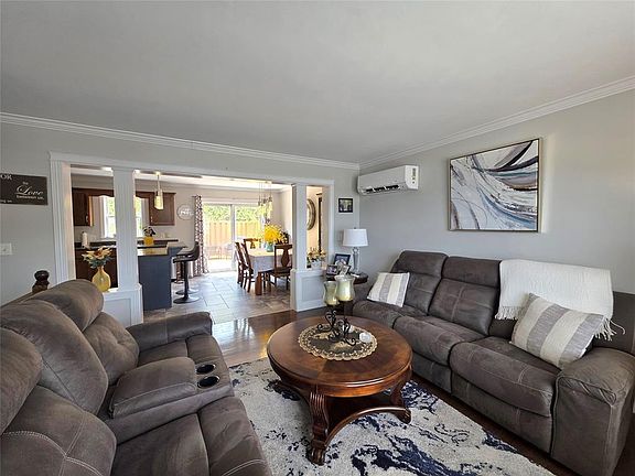 4th image of 11 Cossitt Place