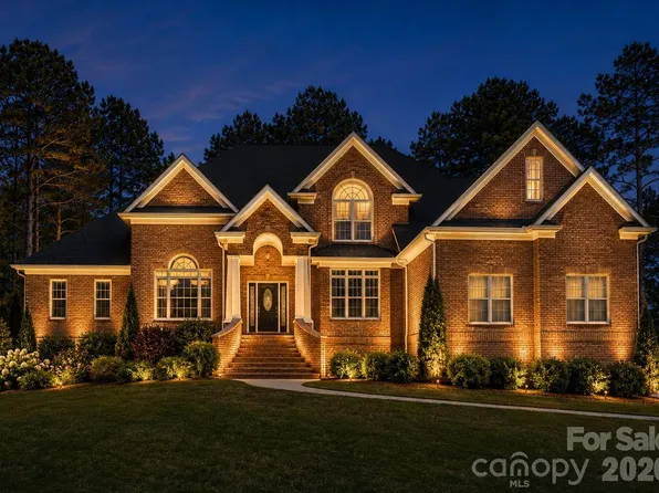 137 Northington Woods Dr, Mooresville, NC 28117