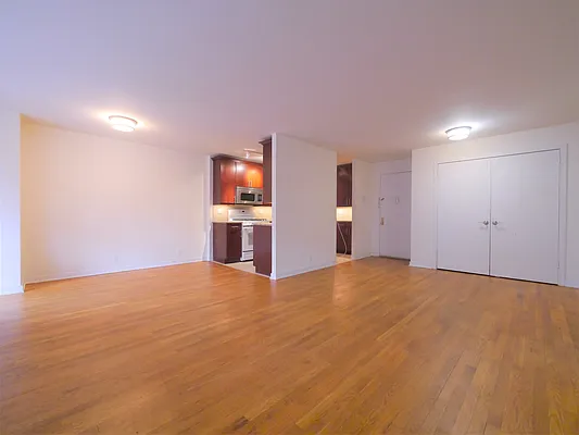 Rented by R New York | media 7