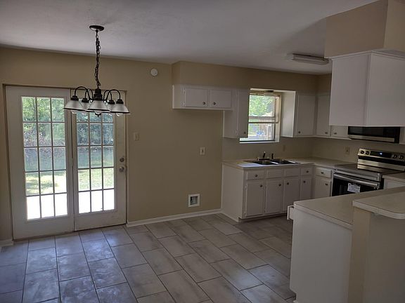 5th image of 102 Libby Cir