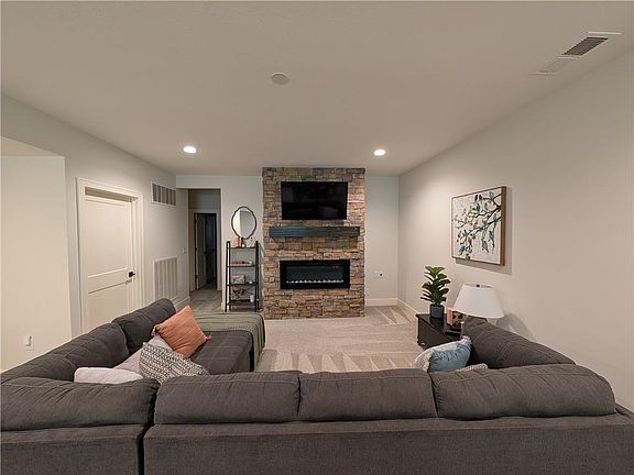 4th image of 22076 W 93rd Ter