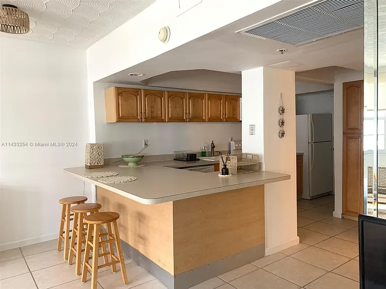 100 Lincoln Rd #1039 — Photo 9