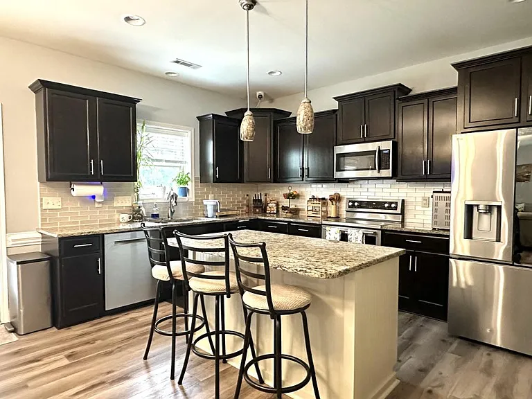 837 Saint Johns Loop — Photo 4