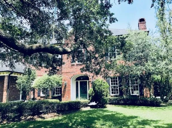 1 Rosedown Ct, New Orleans, LA 70131