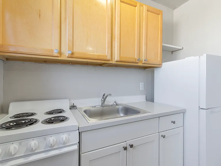 128 Broadway Ave N #2 — Photo 13