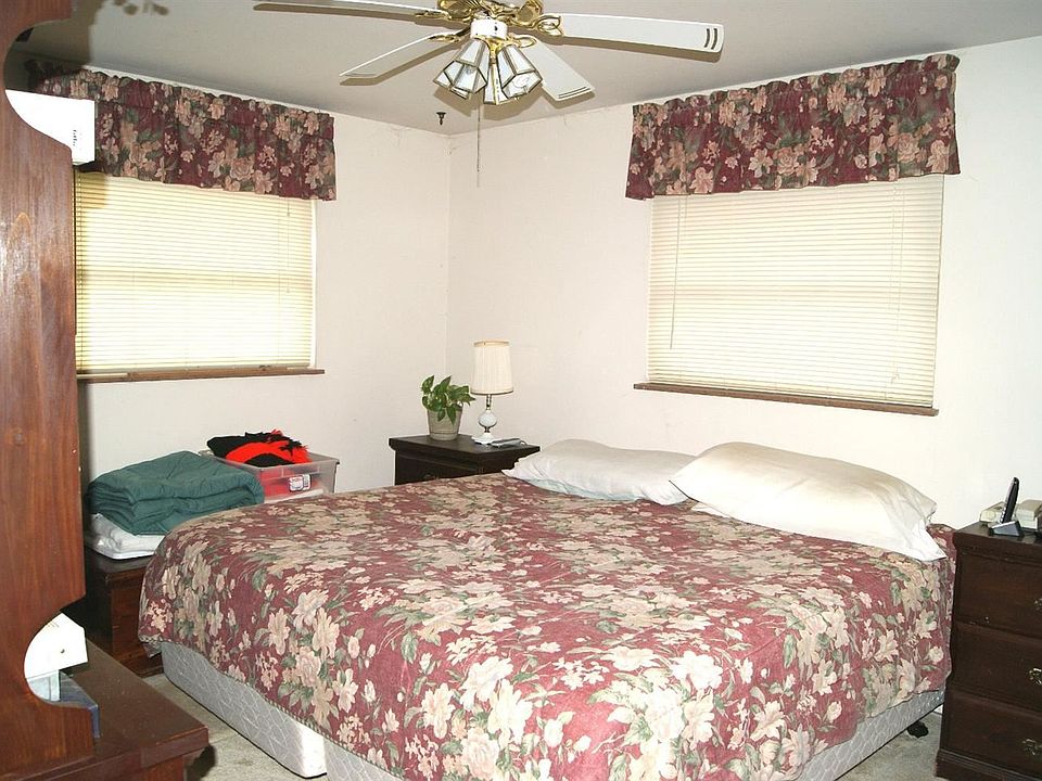 2nd image of 4762 Klatte Rd