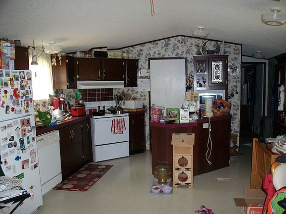 3rd image of 150 Whippoorwill Cir
