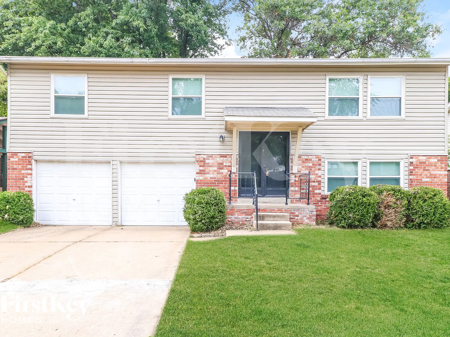 3 bed, 2.0 bath, 1100 sqft, $1,890 — Photo 1
