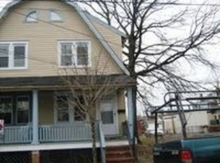 576 Centennial Ave, Trenton, NJ 08629