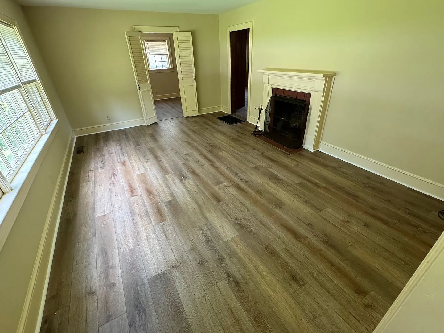 312 Roswell Ave — Photo 2