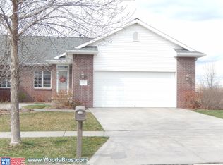 7208 Shirl Dr, Lincoln, NE 68516
