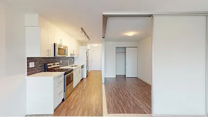 2215 Hastings St E — Photo 9