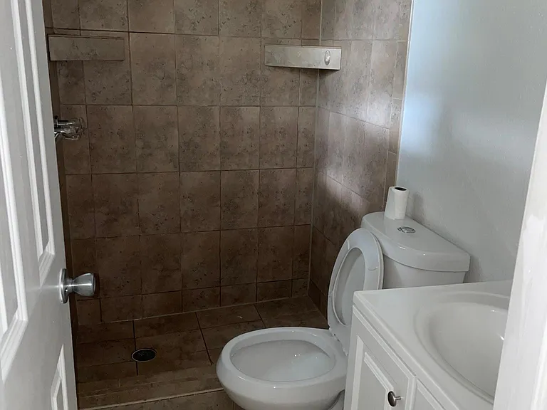 1920 SW 24th St #1 — Photo 5