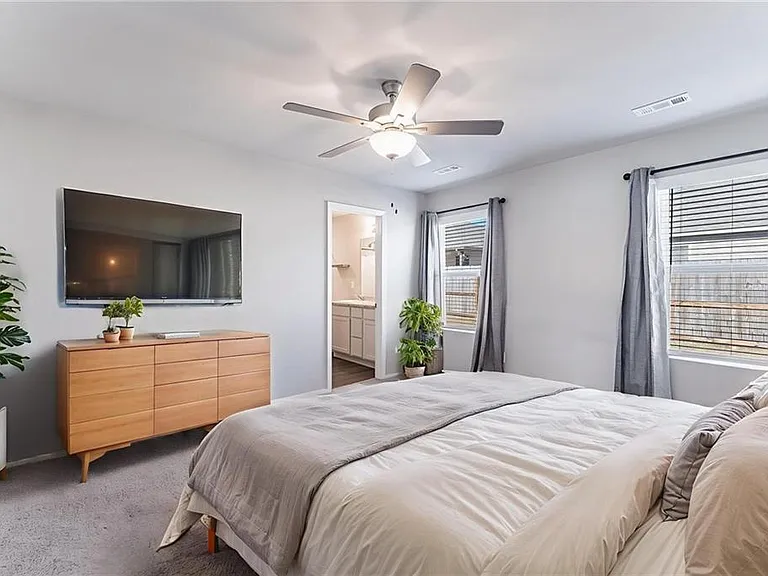 980 E Starling St — Photo 23