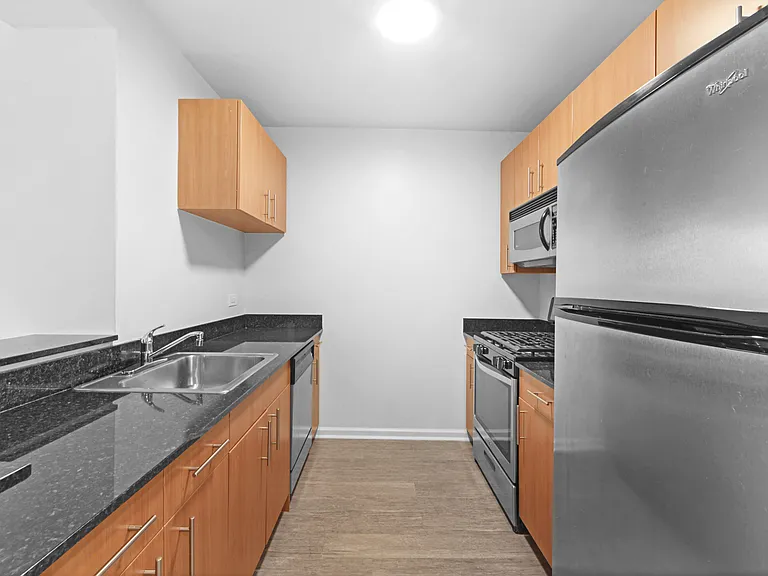 408 E 92nd St #28A — Photo 7
