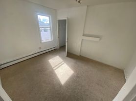 142 Oak St, New Britain, CT