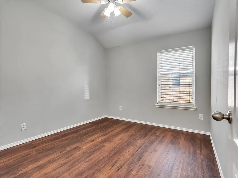 3417 Cypress Village Dr — Photo 8