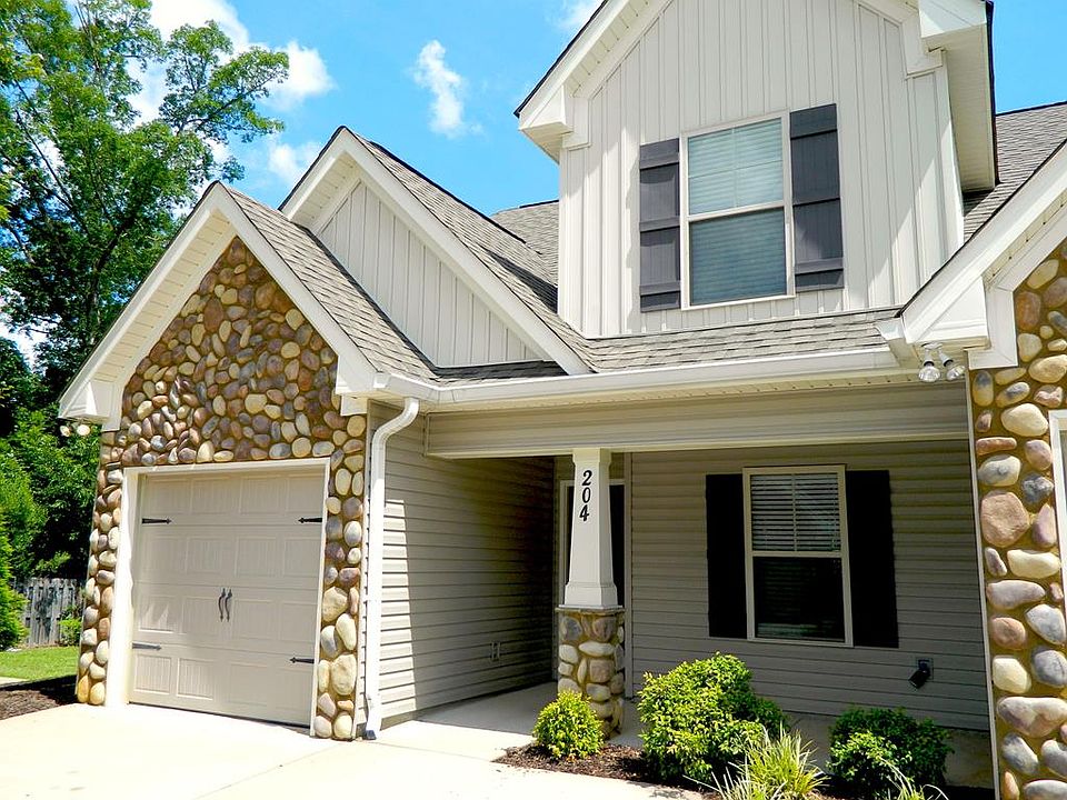 1st image of 204 Mossy Bank Dr