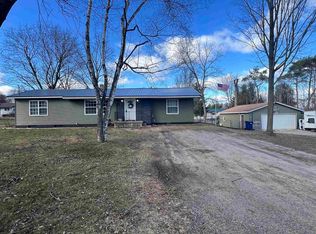 246 W Maple St, Harrison, MI 48625