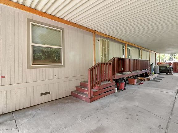 3rd image of 827 Nichols Ln