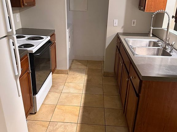 5th image of 909-911 Connecticut St