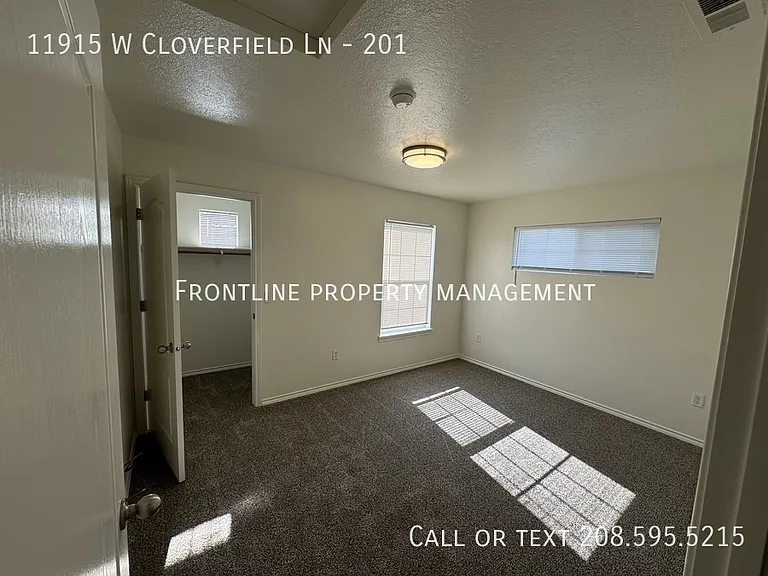 11915 W Cloverfield Ln #201 — Photo 2