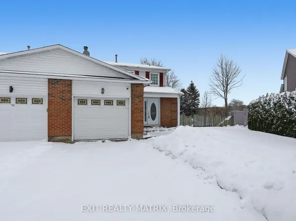 1123 Burgundy Ln, Ottawa, ON K1C 2M9