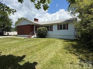 17 N Pershing Rd, Asheville, NC 28805