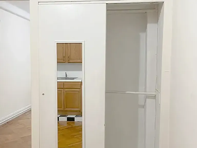 42 W 72nd St #11-C — Photo 8