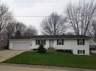 615 W 6th St, Prophetstown, IL 61277