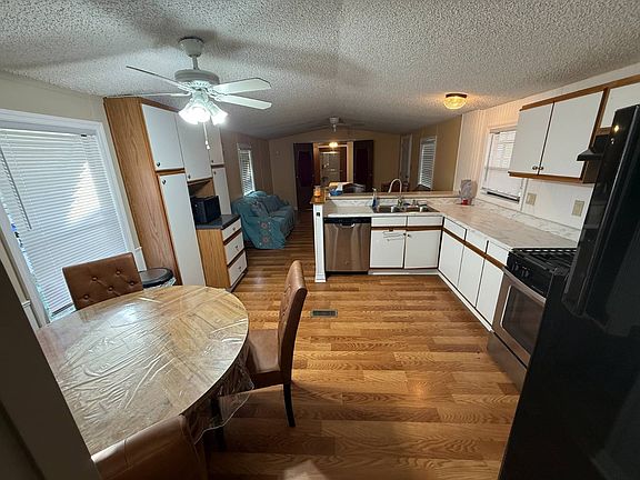 3rd image of 34 Melody Cir