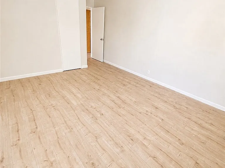 540 Crosby St — Photo 12