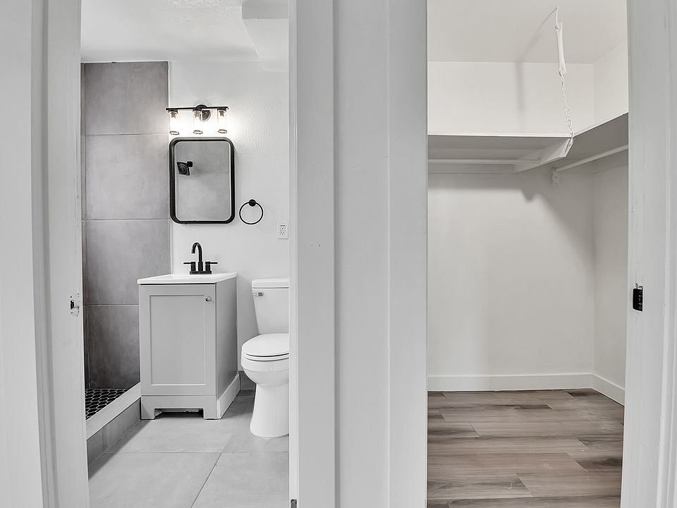 1st image of 1732 Paris St