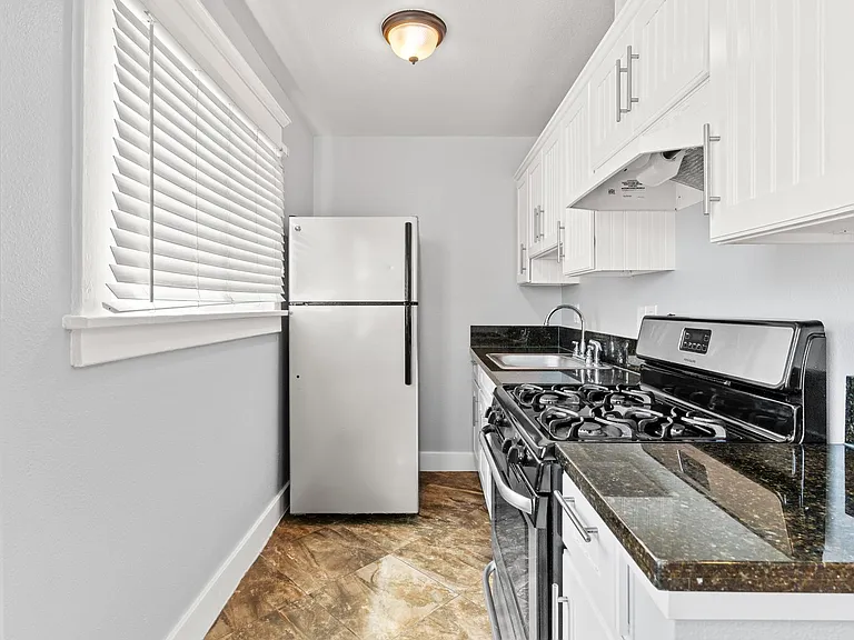 138 Elm Avenue — Photo 11
