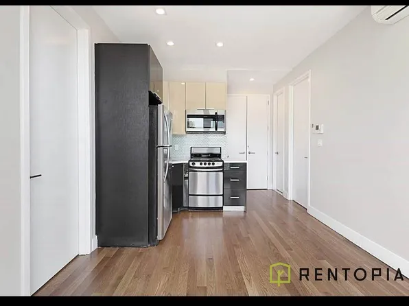 96 De Sales Place image 1 of 9