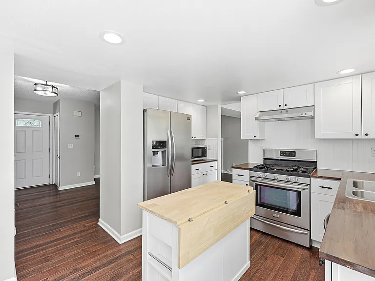 2115 Golden Barrel Ct — Photo 8