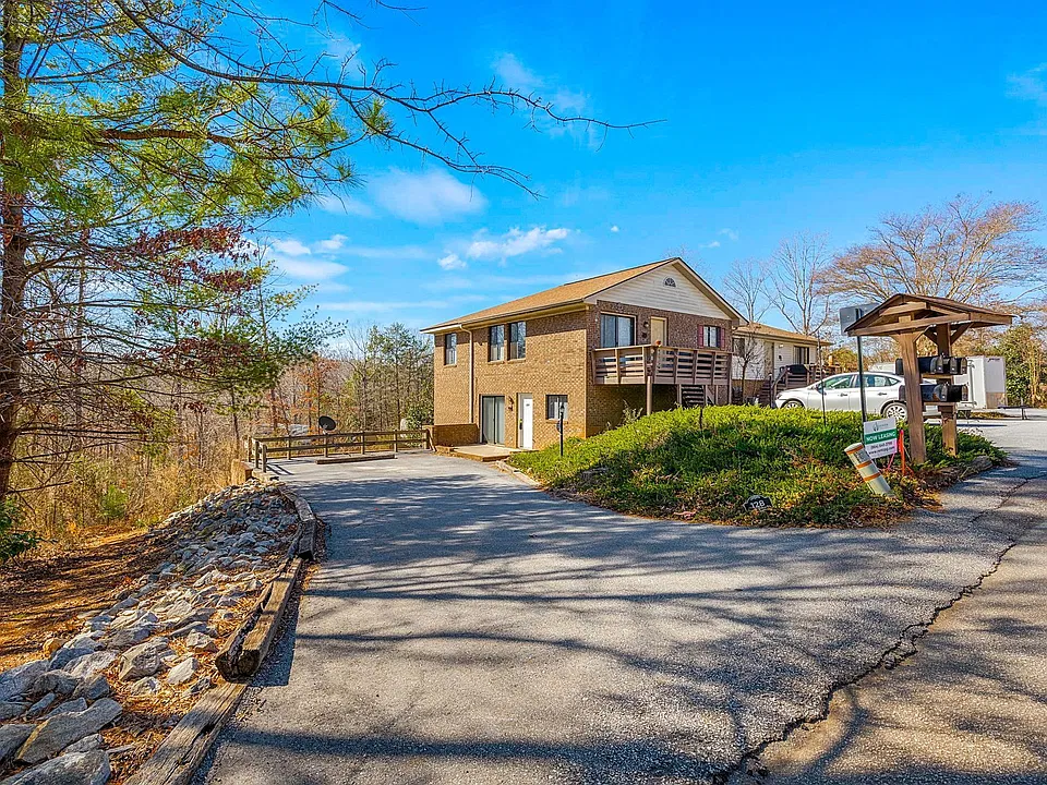 Unique Home 10 Minutes from Downtown Clemson!