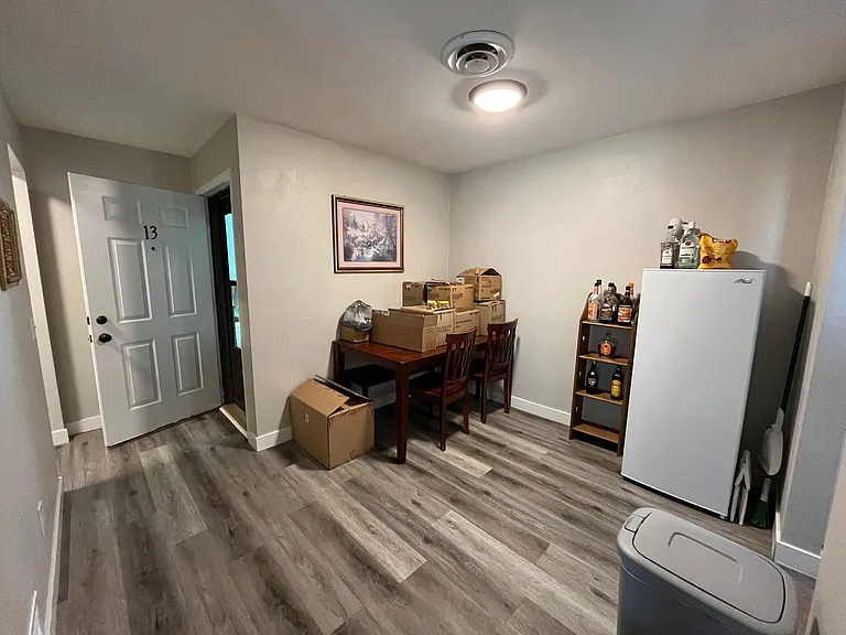 1320 Riverside Dr — Photo 4