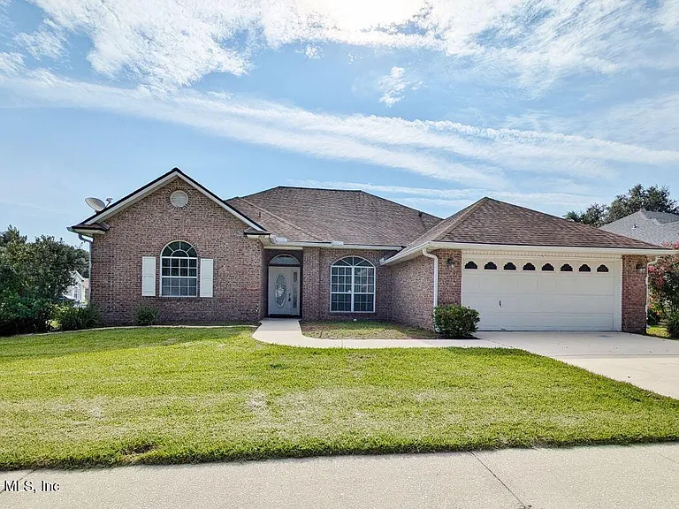 2413 Cedar Trace Dr W — Photo 1