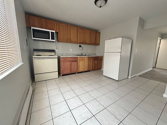 2nd image of 2302 W Galbraith Rd APT D-3