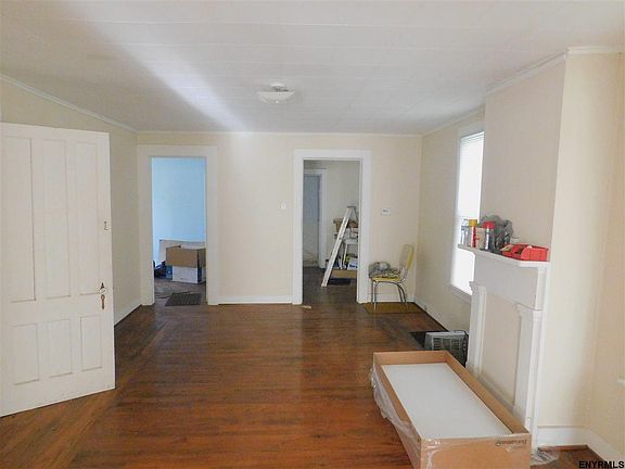 4th image of 20 Mechanic St