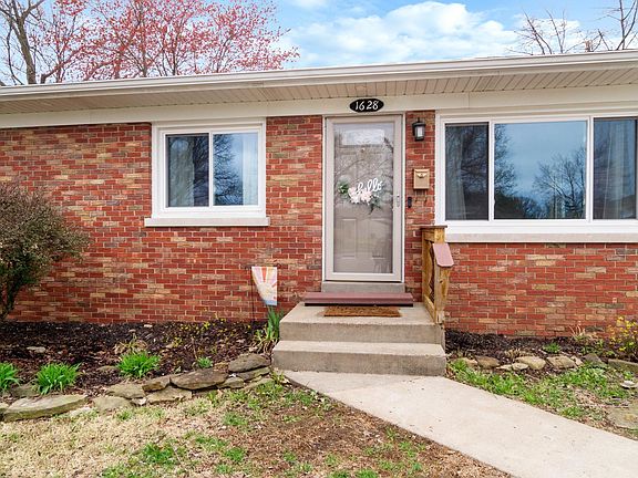 3rd image of 1628 N Alvord Blvd