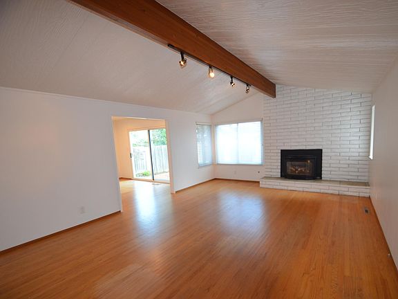 3rd image of 3754 Newark Dr